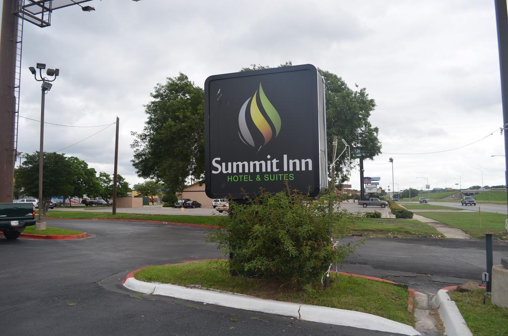 Summit Inn Hotel & Suites Сан Маркос Экстерьер фото